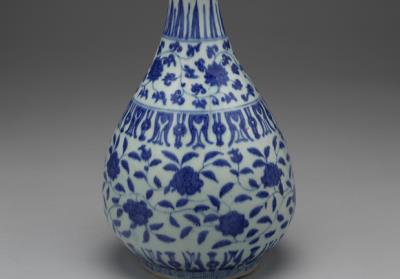 图片[3]-Gall-bladder-shaped vase with floral scrolls in underglaze blue, Ming dynasty, Jiajing reign (1522-1566)-China Archive